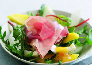 parmaschinken---salat---mango-melone-mozzarella-parmaschinken